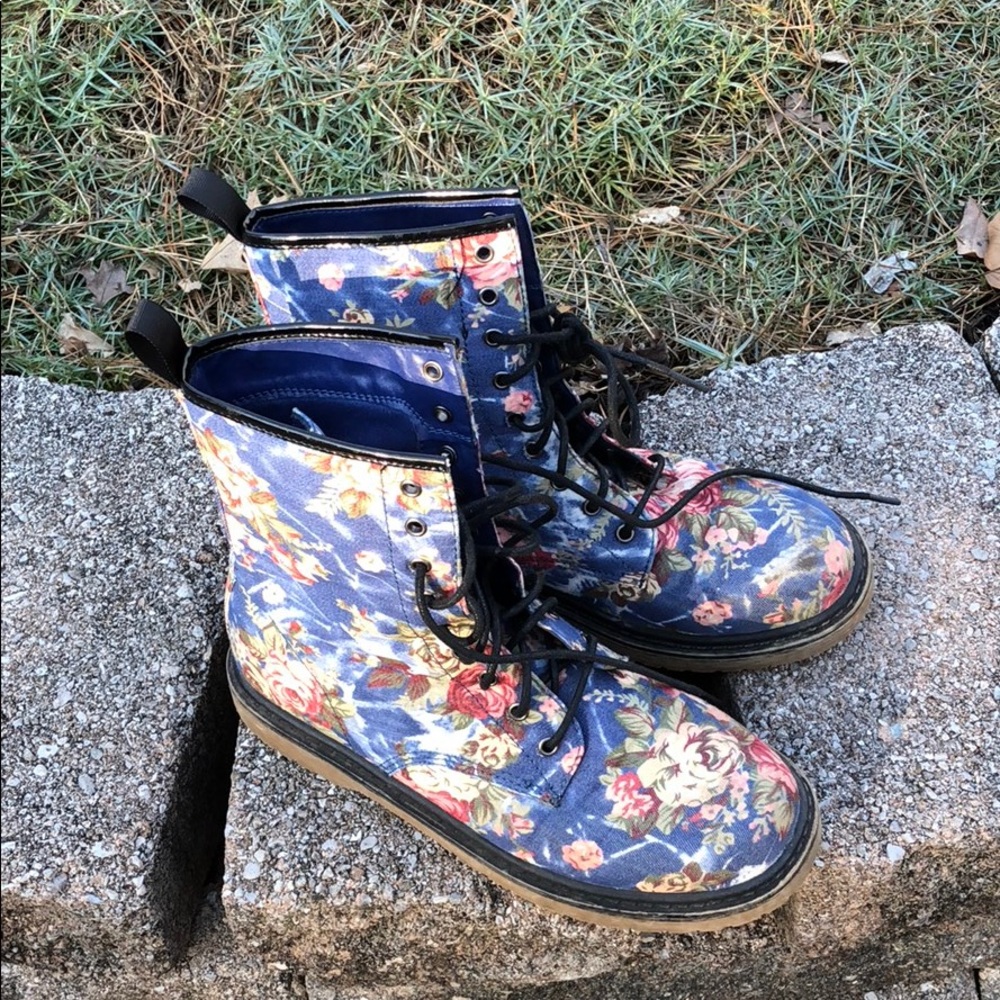 Floral 💐 work boots
